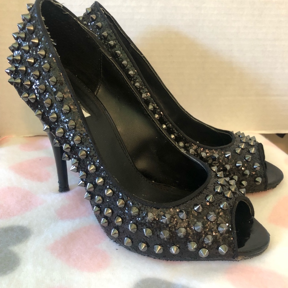 Women’s 7 1/2 black glitter spiked high-heel shoes